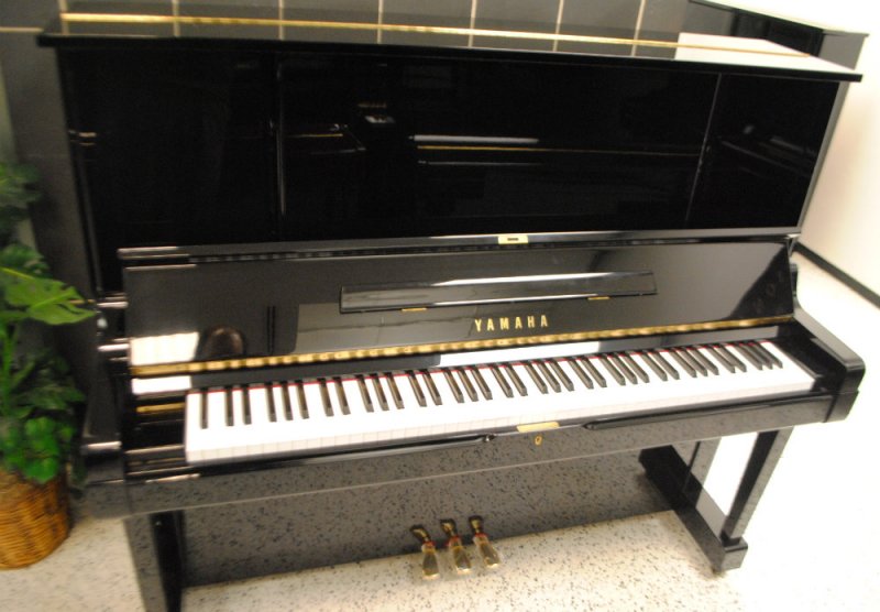 Yamaha UX Professional Upright - Pre-Owned