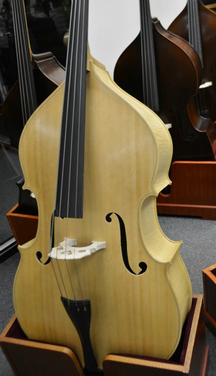 Vienna Strings Special Edition Blonde Bass 3/4 Size Violin Corners