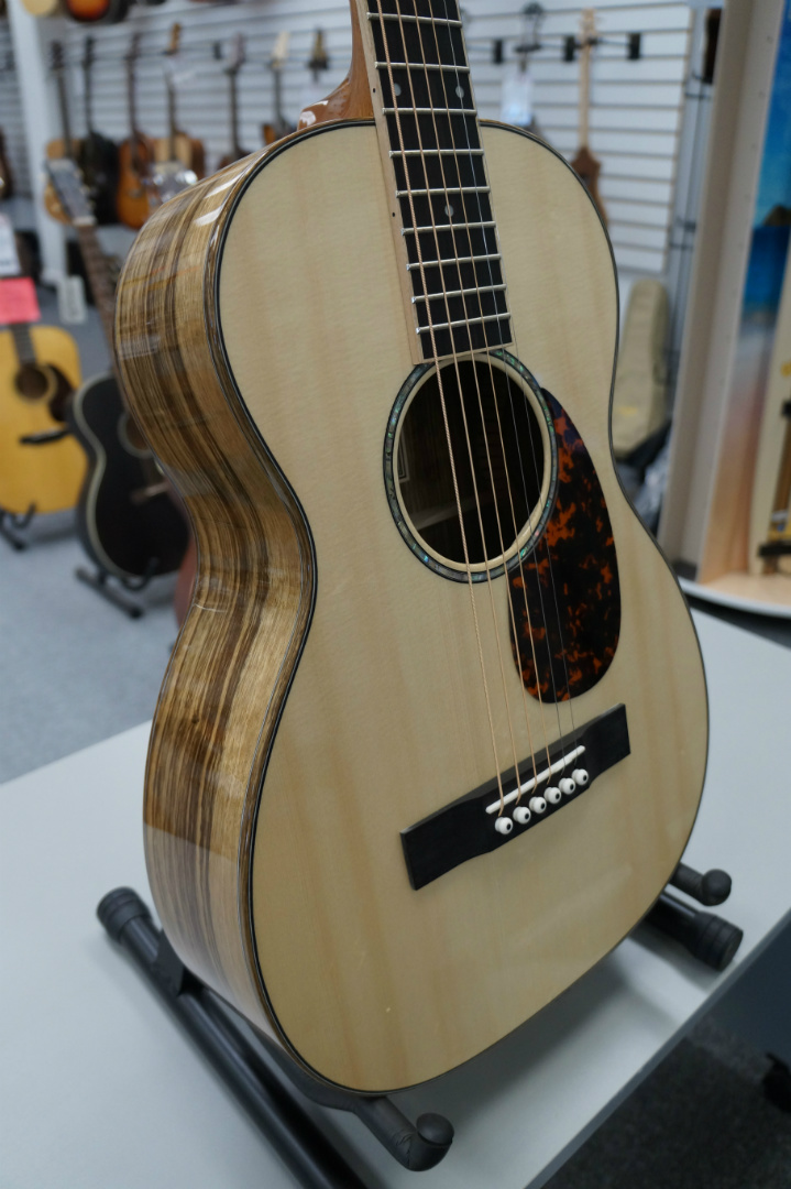 Larrivée P-09BL Acoustic Guitar