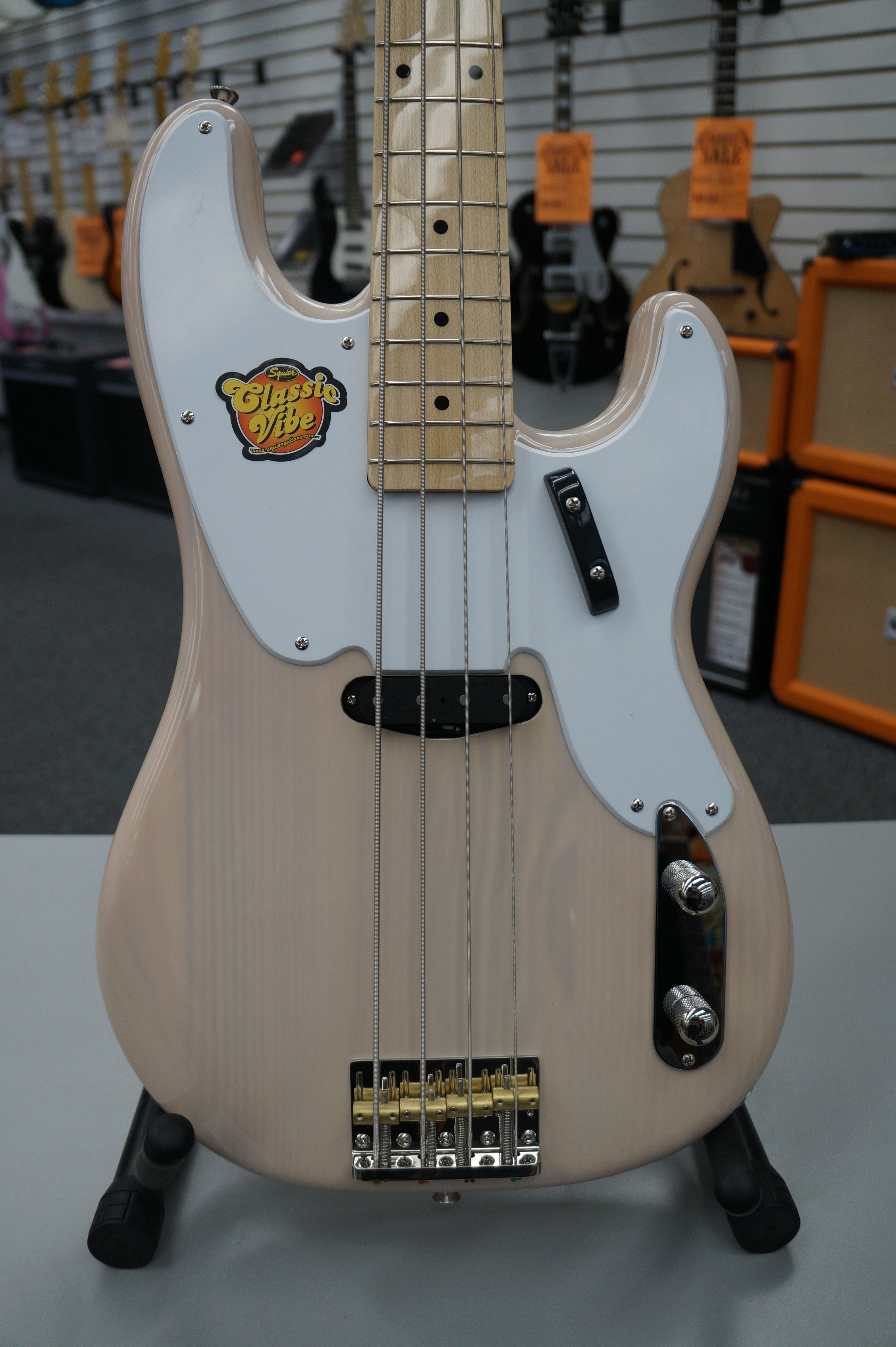 Fender® Classic Vibe Precision Bass® '50s Electric Bass Vintage Blonde