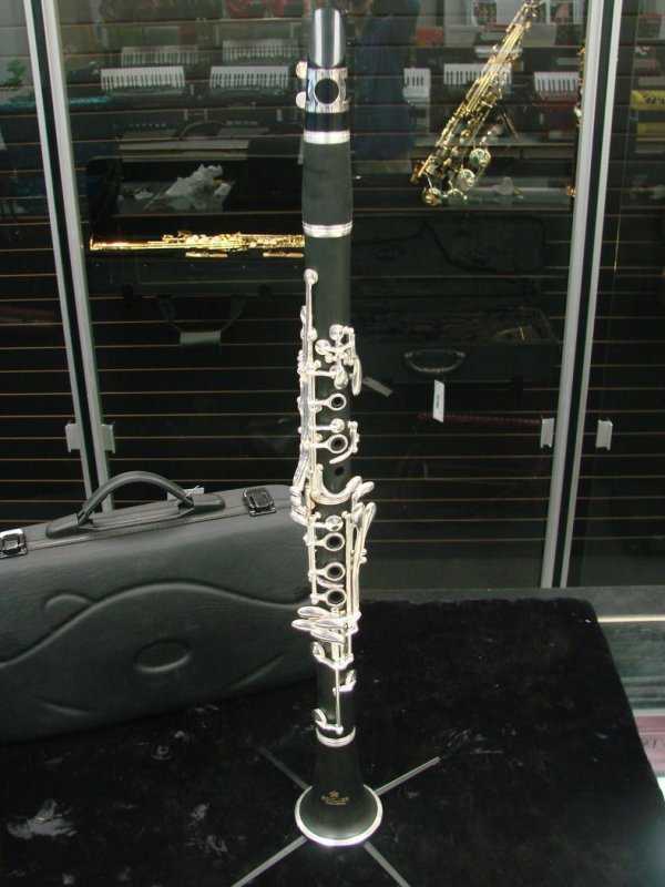 Schiller Clarinet Plastic w/Wood Grain Finish - Floor Model