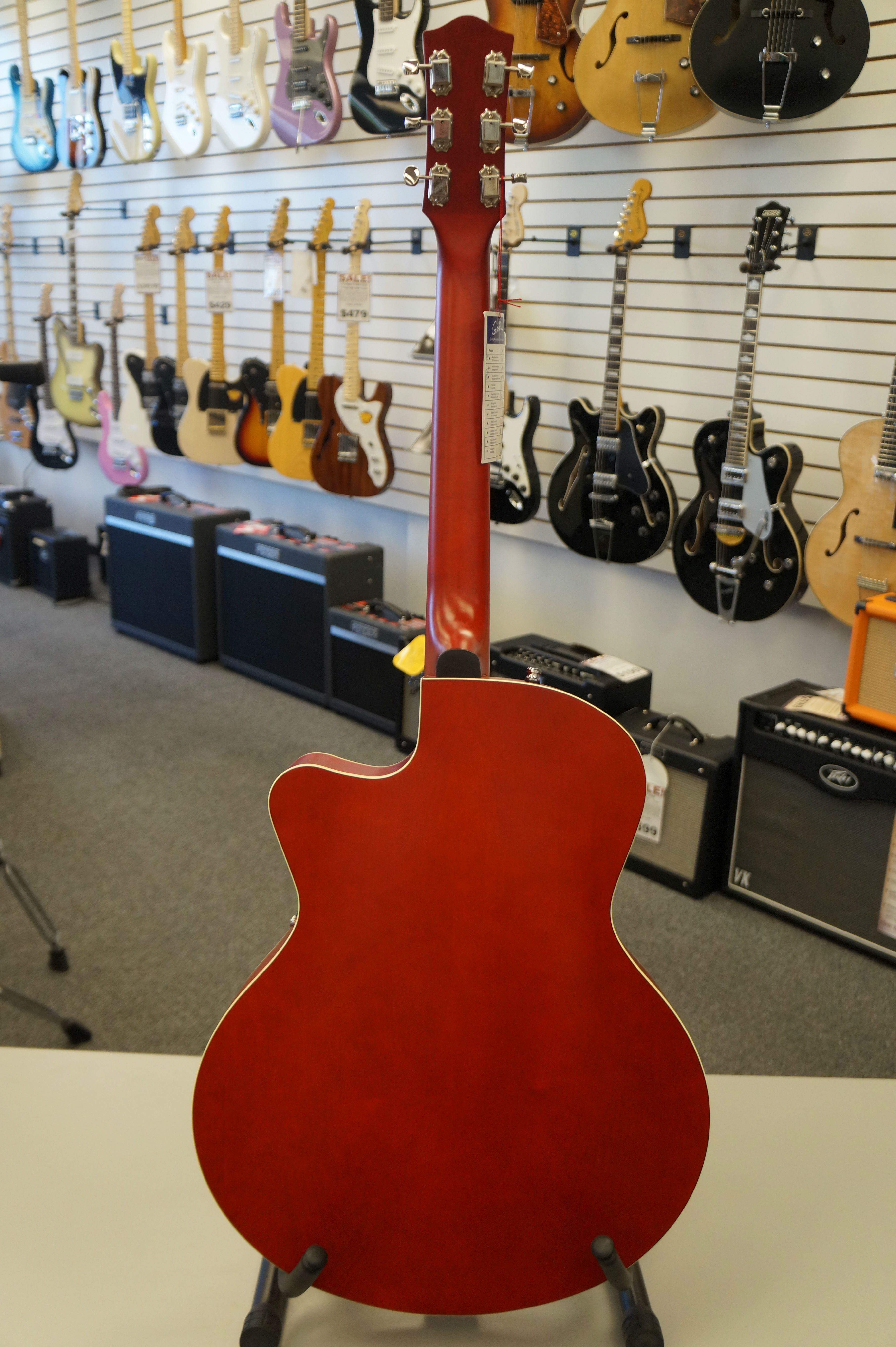 Godin 5th Avenue Uptown GT Electric Guitar with Bigsby® - Trans Red GT