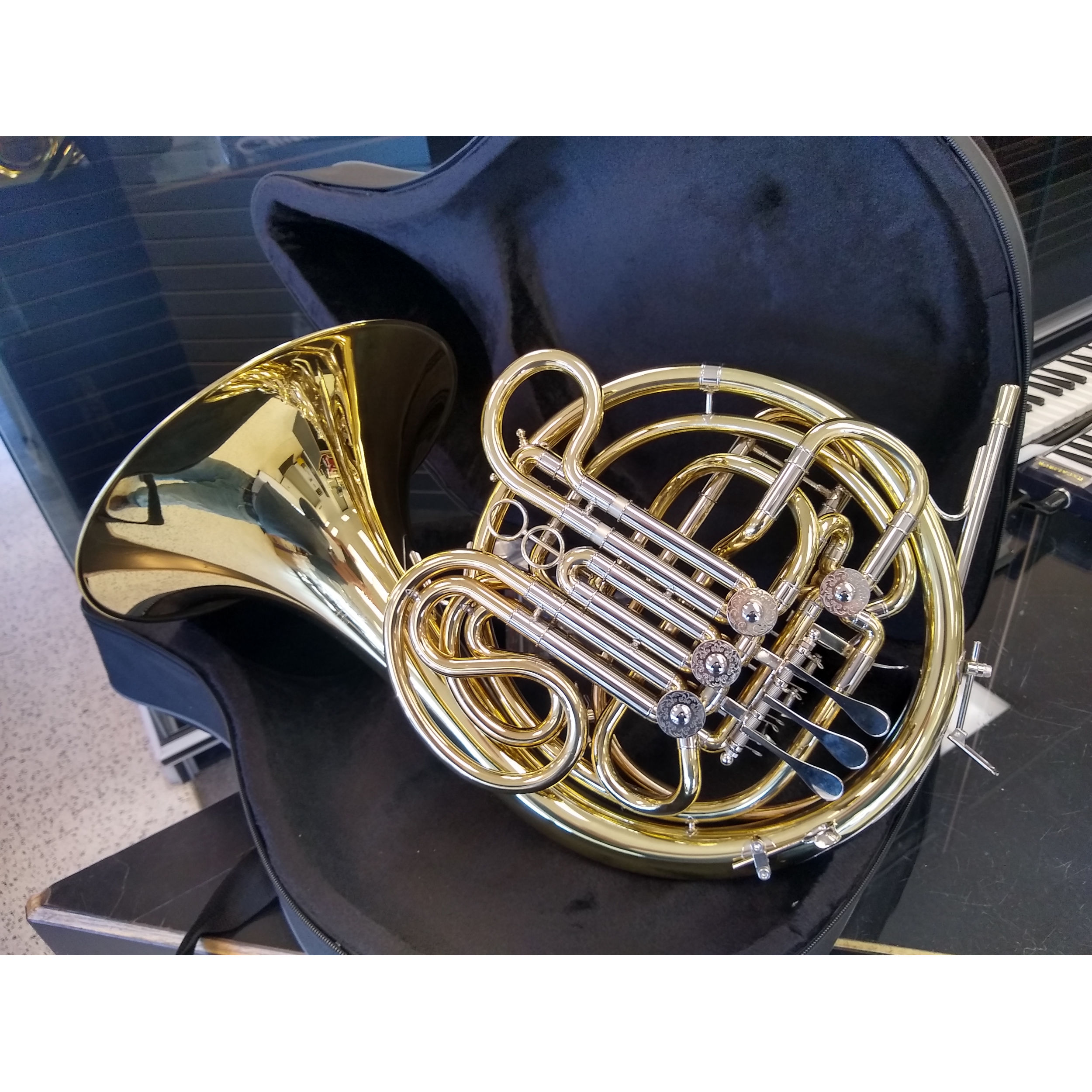 Schiller Elite VI French Horn - Jim Laabs Music Store