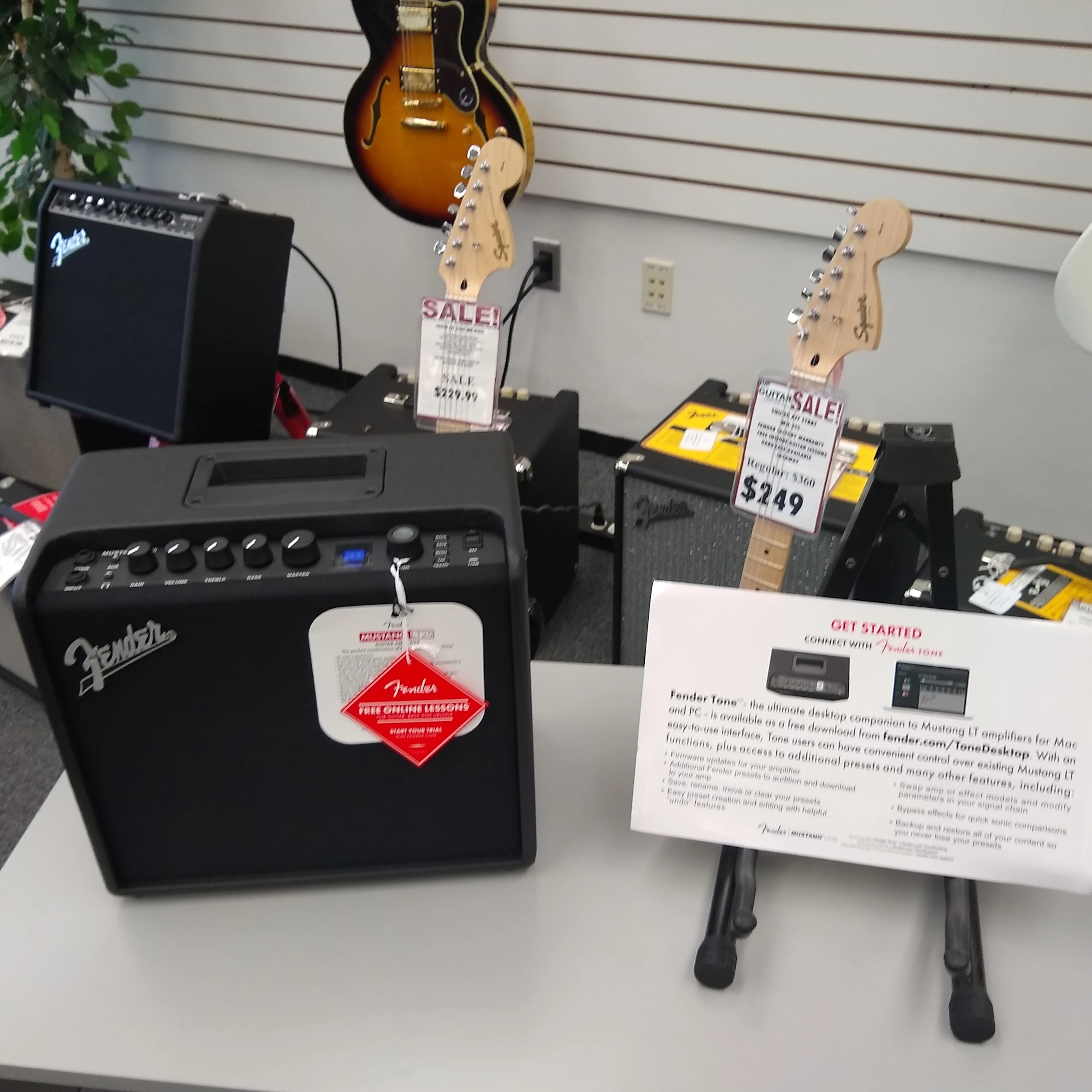 Fender Mustang LT25 Guitar Amplifier - Jim Laabs Music Store