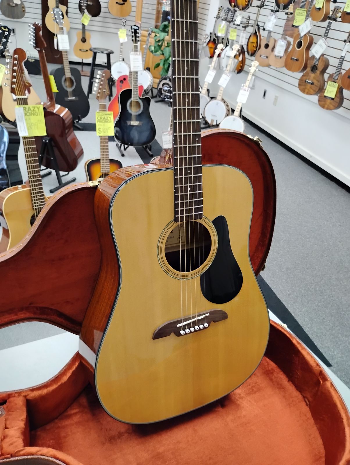 Alvarez RD8 Acoustic Guitar Used like new Condition - Jim Laabs Music Store